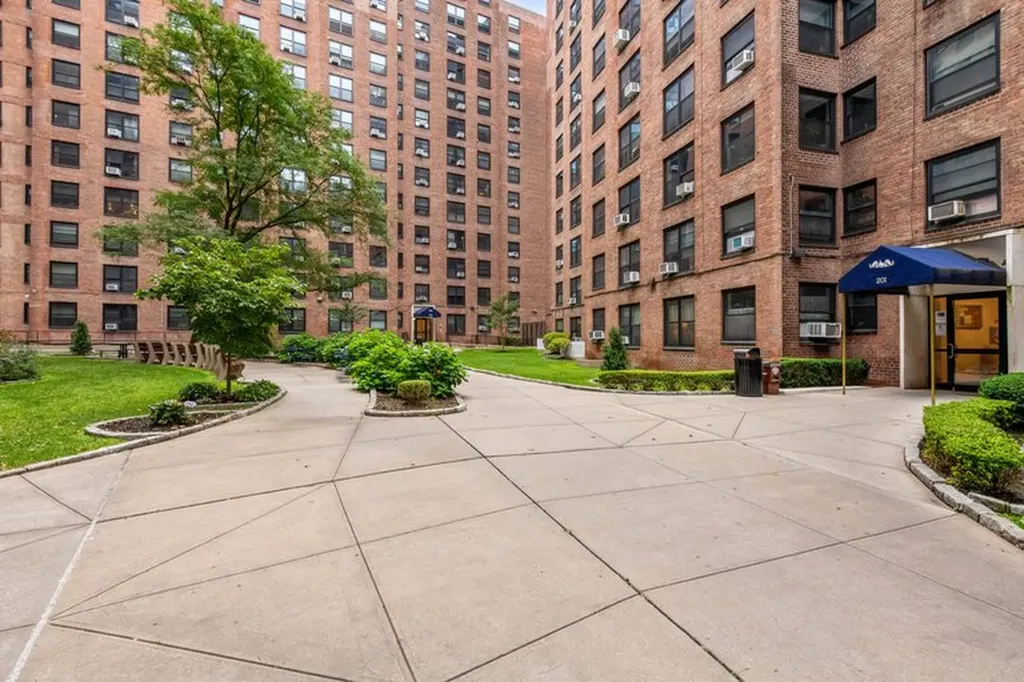 201 Clinton Avenue New York City NY 11205