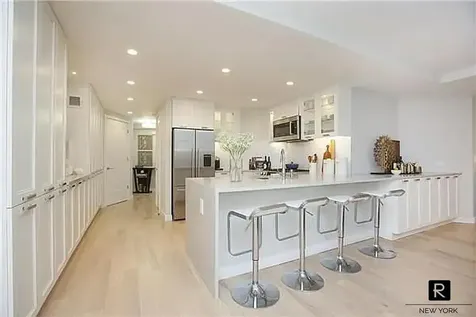 330 E 38th Street New York City NY 10016