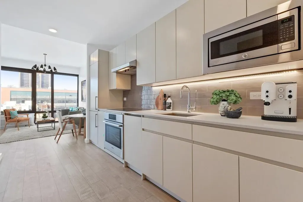 1790 3rd Avenue New York City NY 10029