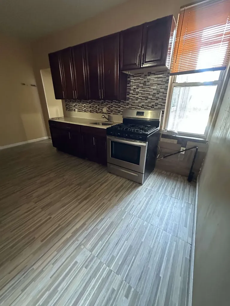 784 Garden Street New York City NY 10460