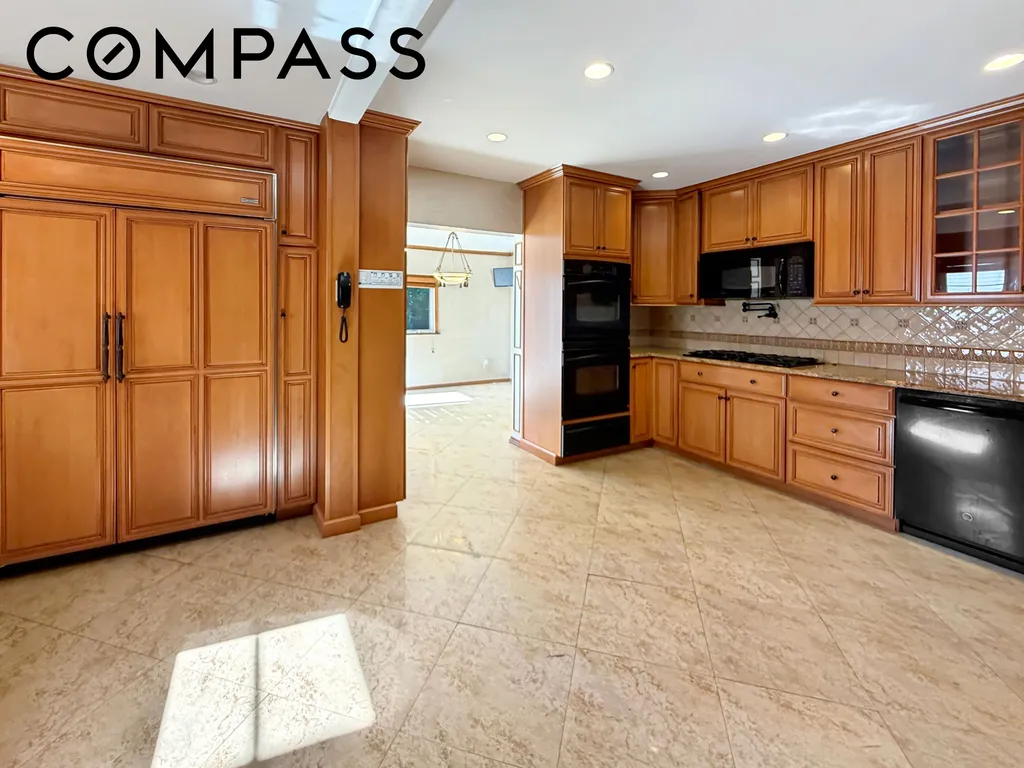 3731 Maple Avenue New York City NY 11224