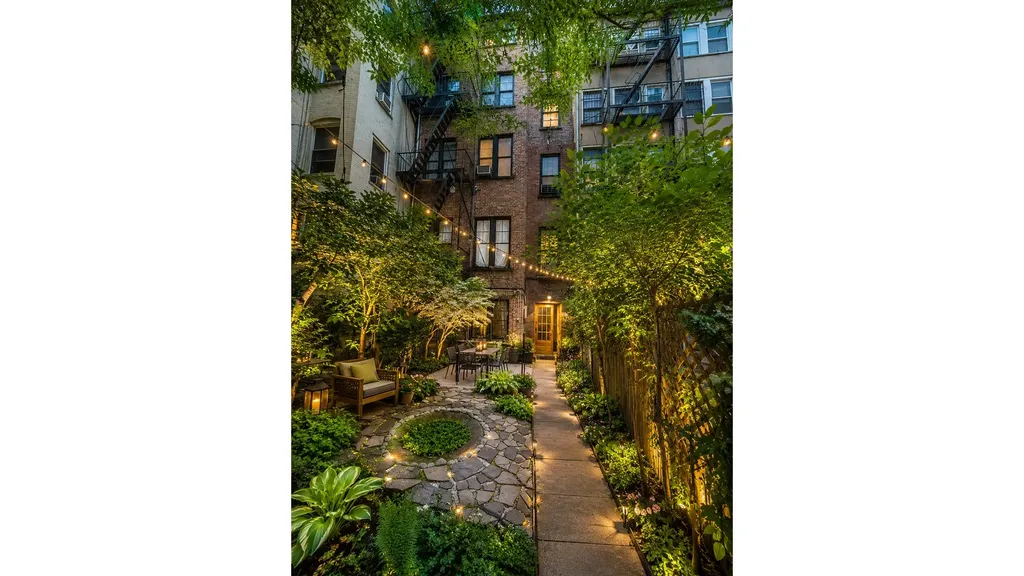 307 E 10th Street New York City NY 10009