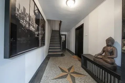 307 E 10th Street New York City NY 10009