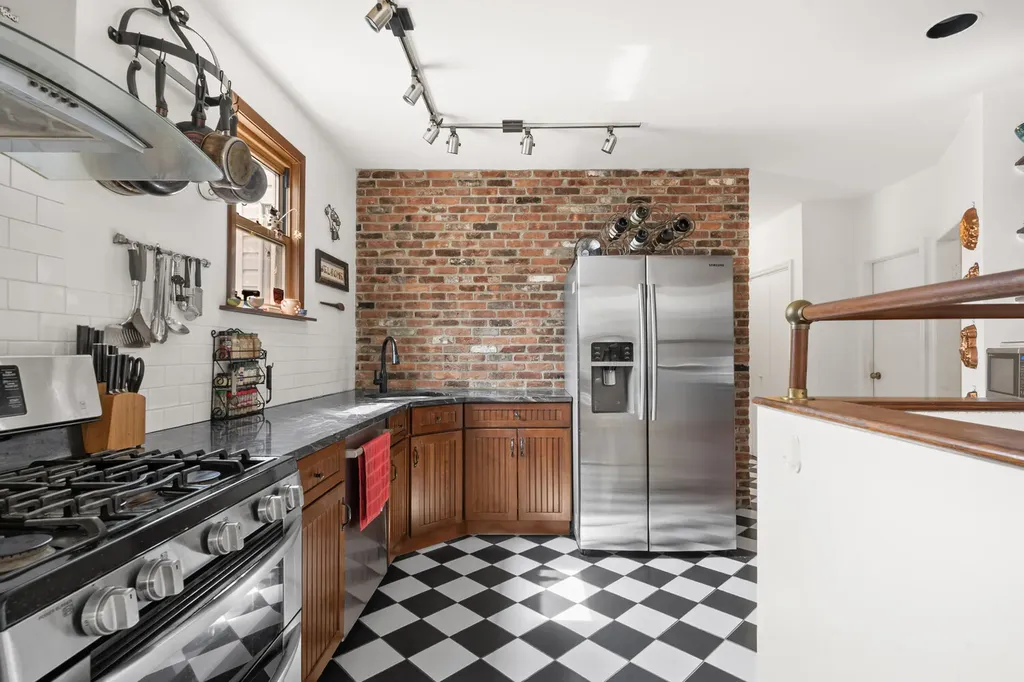 16 Clifford Place New York City NY 11222