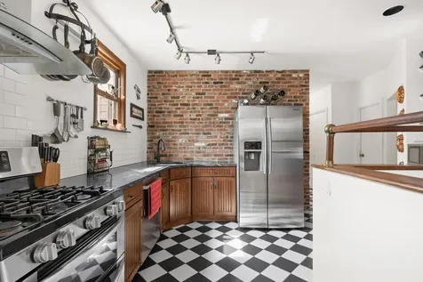 16 Clifford Place New York City NY 11222