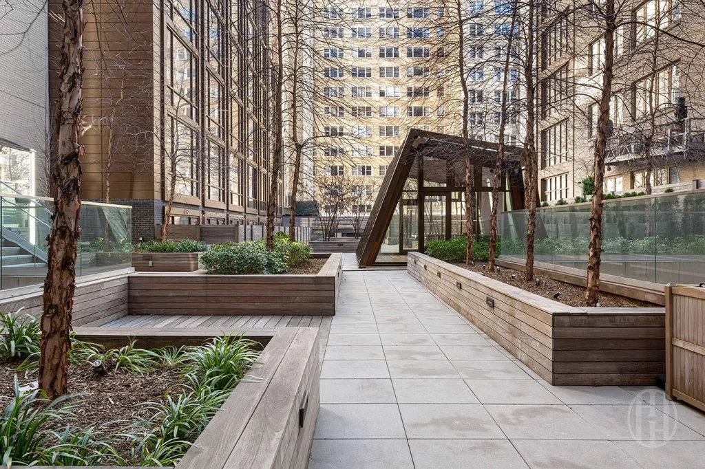 215 E 19th Street New York City NY 10003