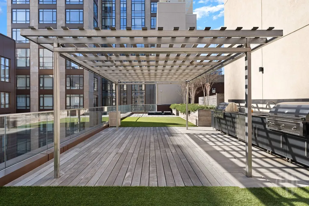 215 E 19th Street New York City NY 10003