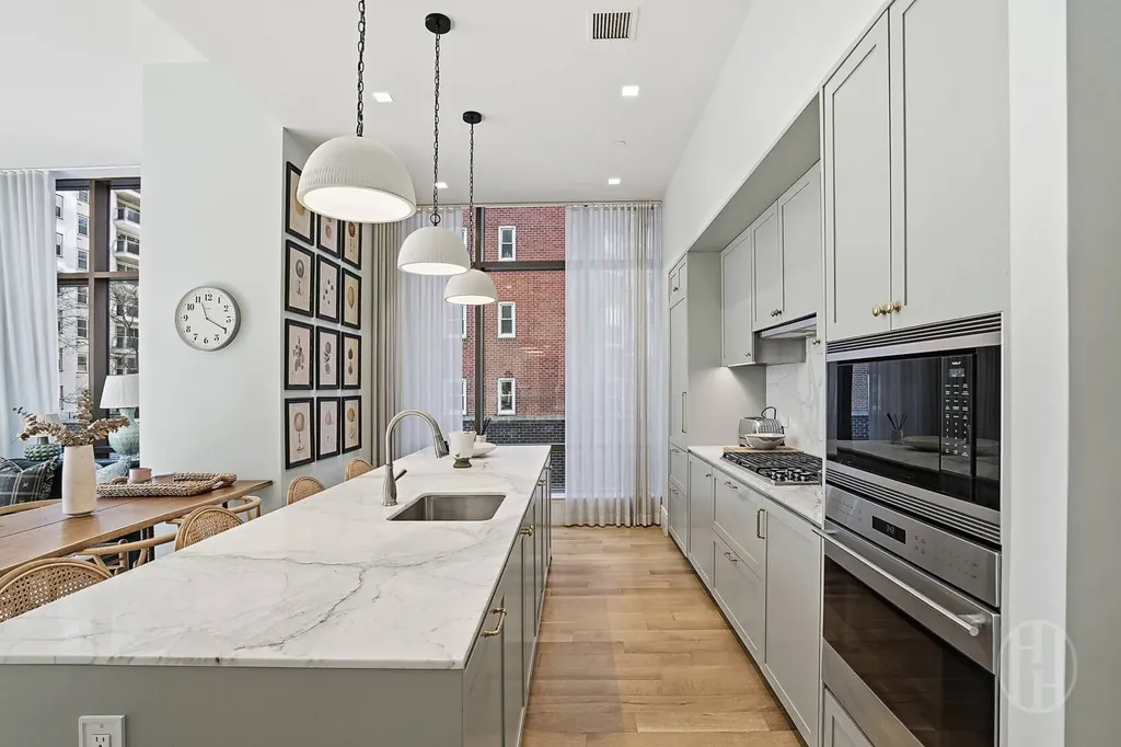 215 E 19th Street New York City NY 10003