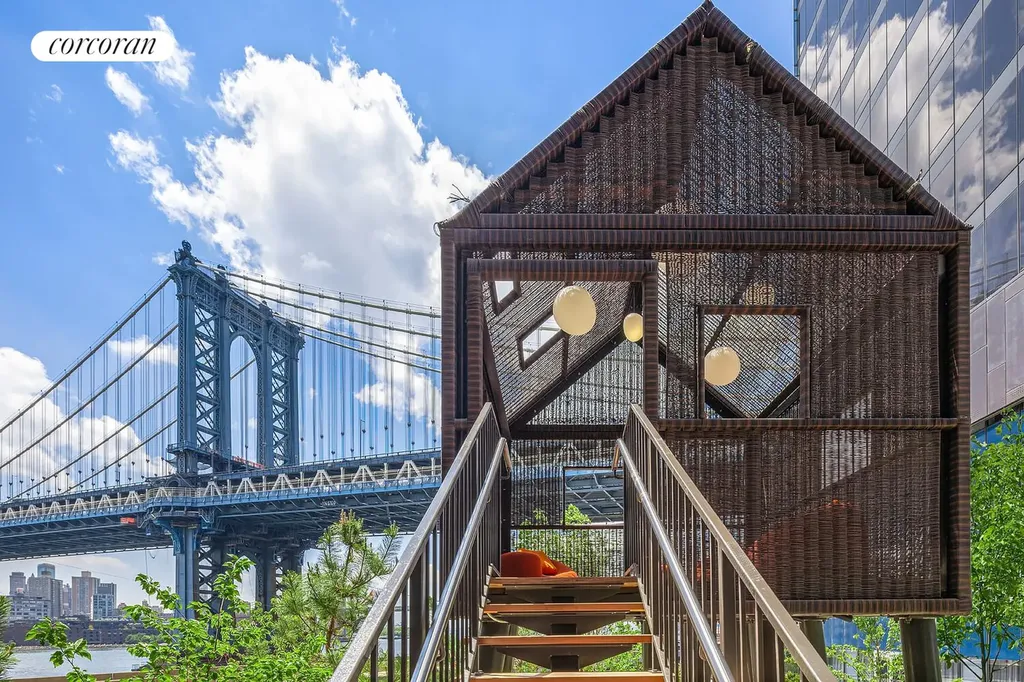 252 South Street New York City NY 10002