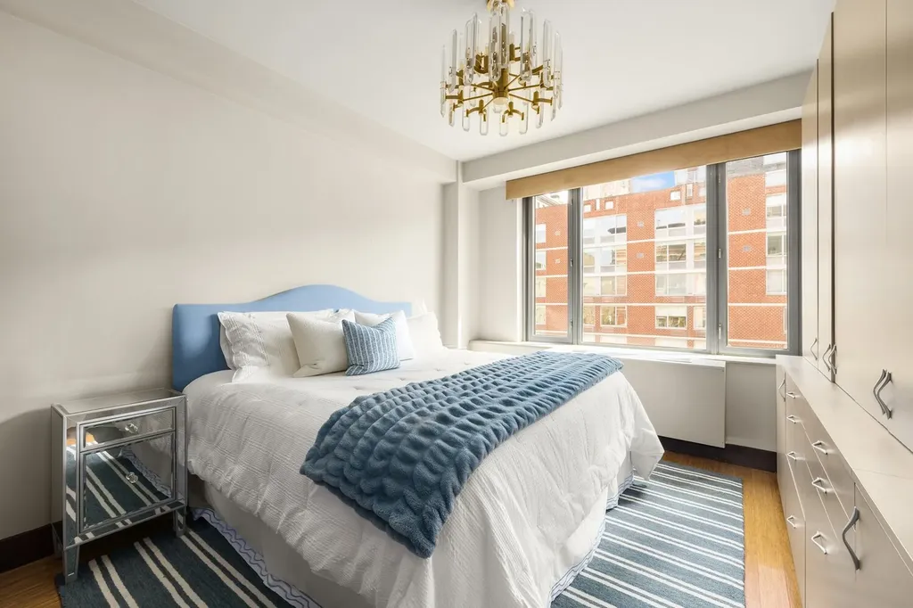 305 W 16th Street New York City NY 10011