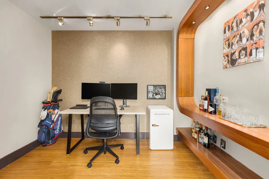 305 W 16th Street New York City NY 10011