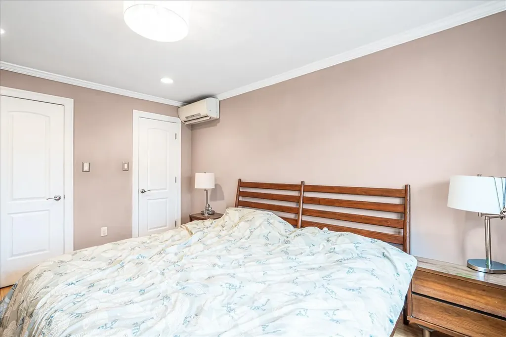 67-100 Dartmouth Street New York City NY 11375
