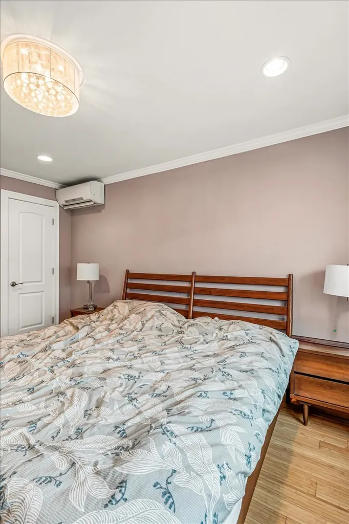 67-100 Dartmouth Street New York City NY 11375