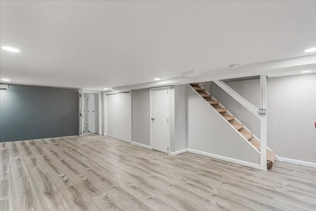 67-100 Dartmouth Street New York City NY 11375