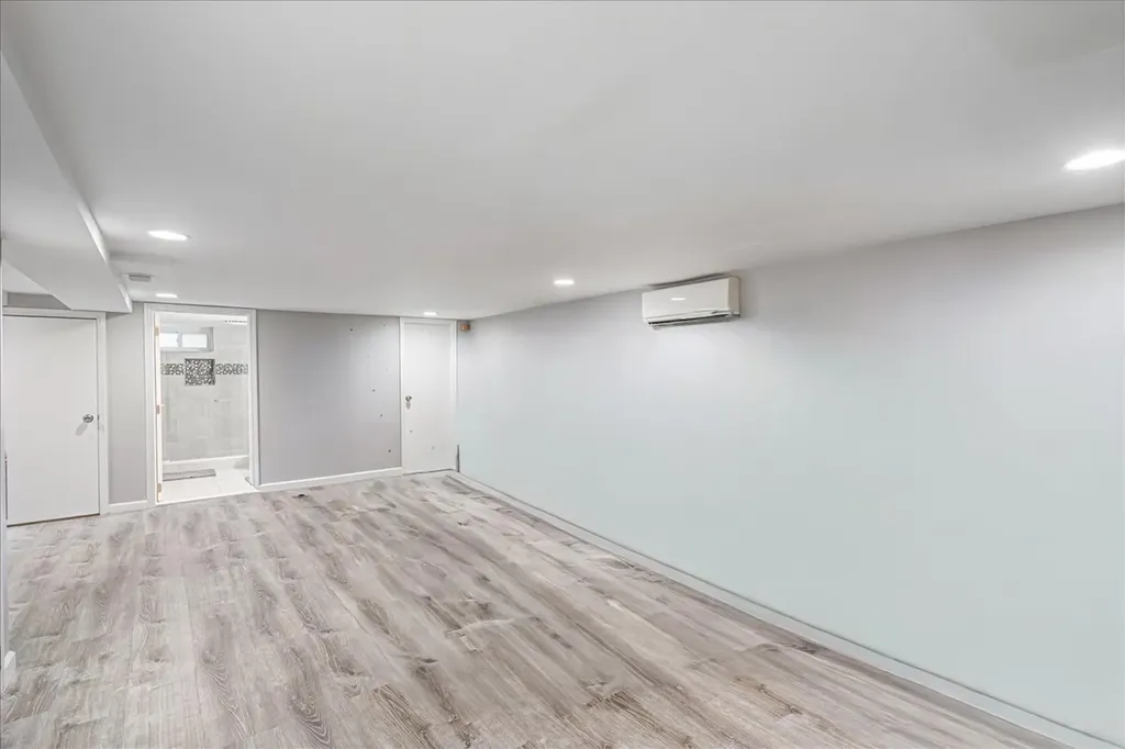 67-100 Dartmouth Street New York City NY 11375