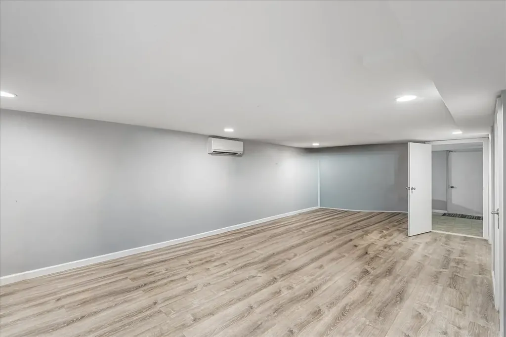 67-100 Dartmouth Street New York City NY 11375