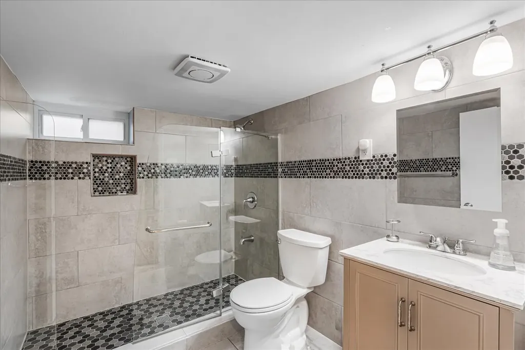 67-100 Dartmouth Street New York City NY 11375