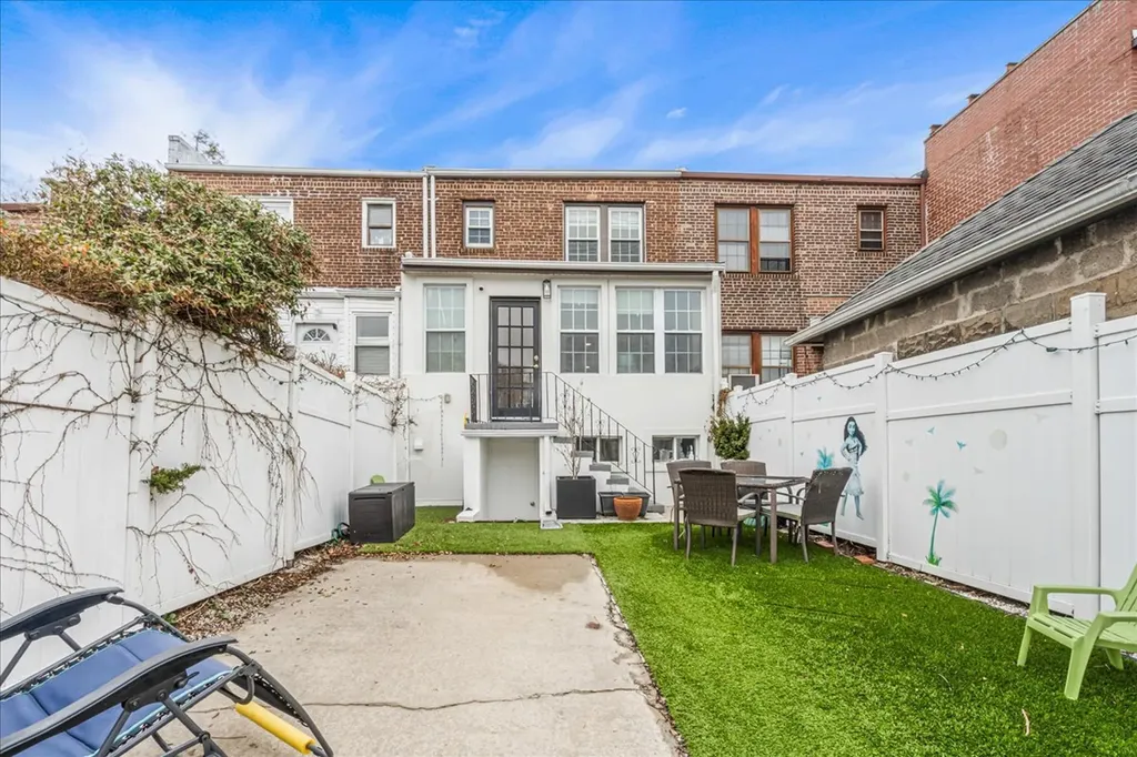 67-100 Dartmouth Street New York City NY 11375