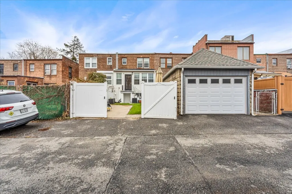 67-100 Dartmouth Street New York City NY 11375