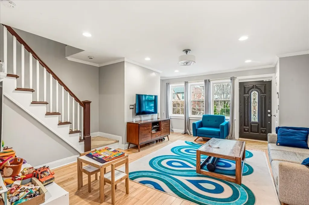 67-100 Dartmouth Street New York City NY 11375