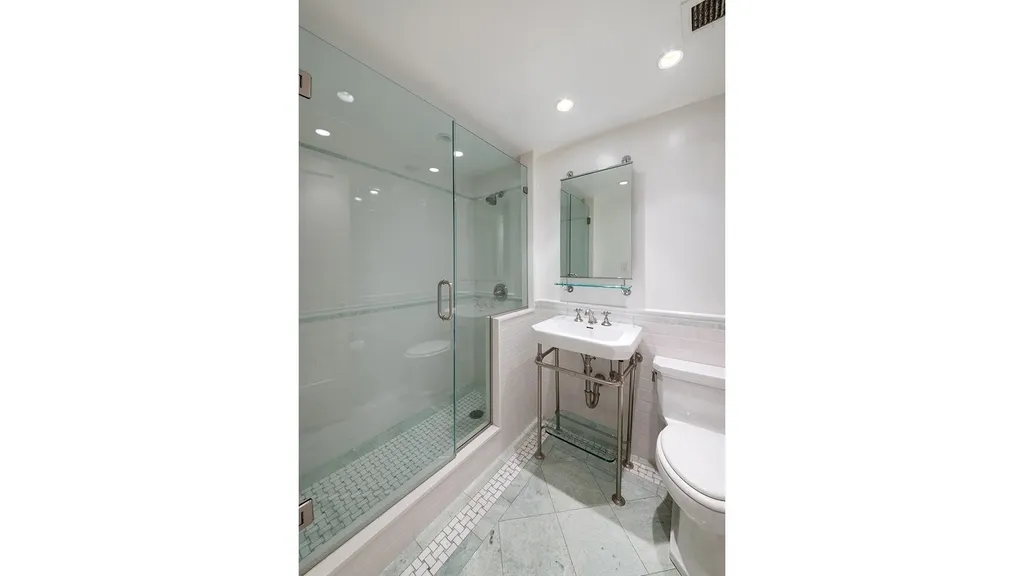 2 E End Avenue New York City NY 10075
