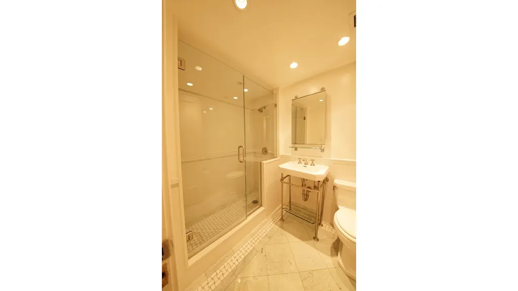2 E End Avenue New York City NY 10075