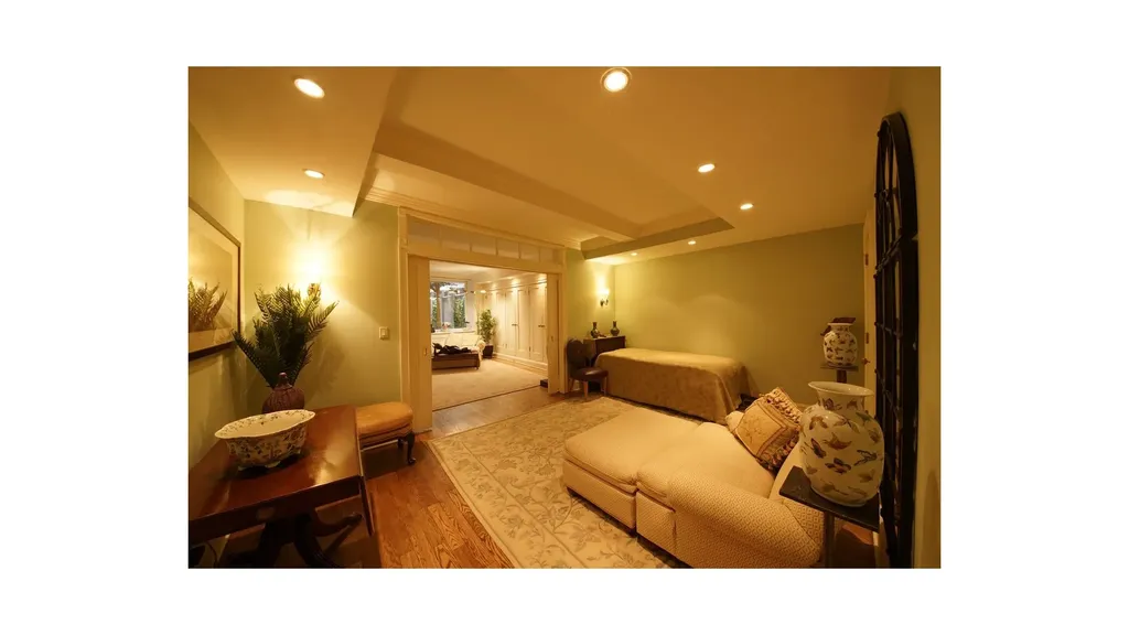 2 E End Avenue New York City NY 10075