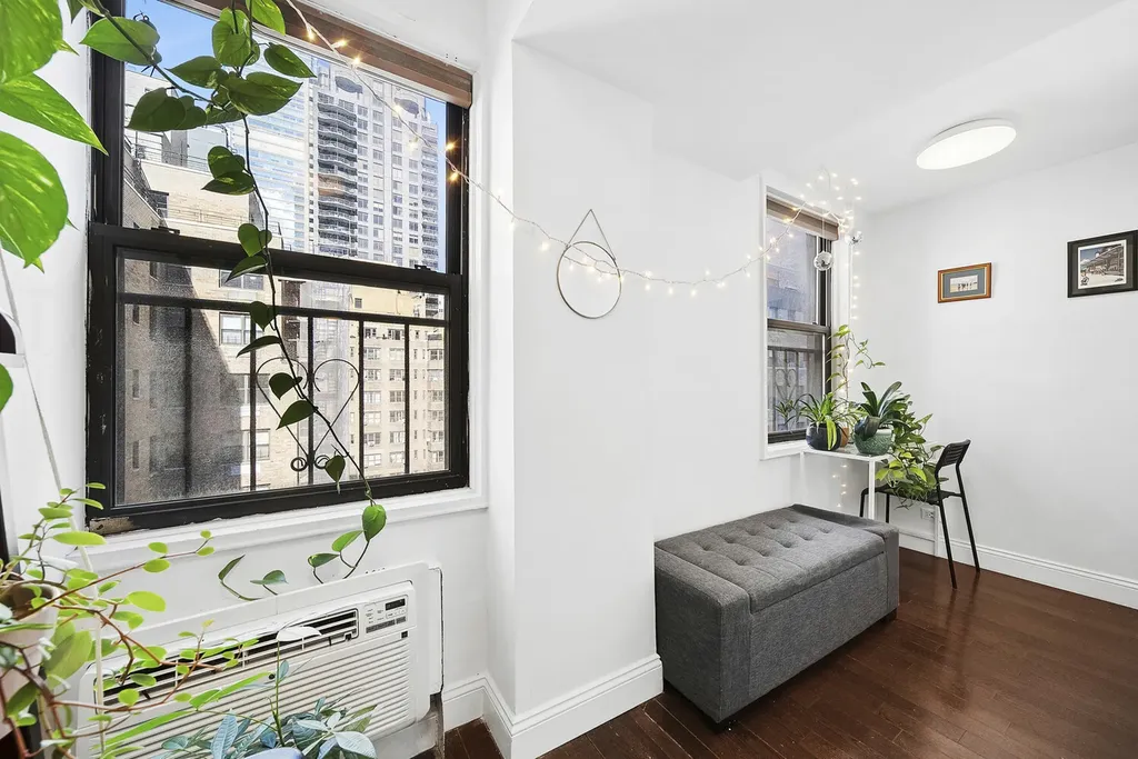 141 E 55th Street New York City NY 10022