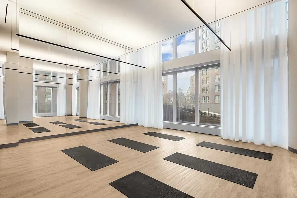 252 South Street New York City NY 10002