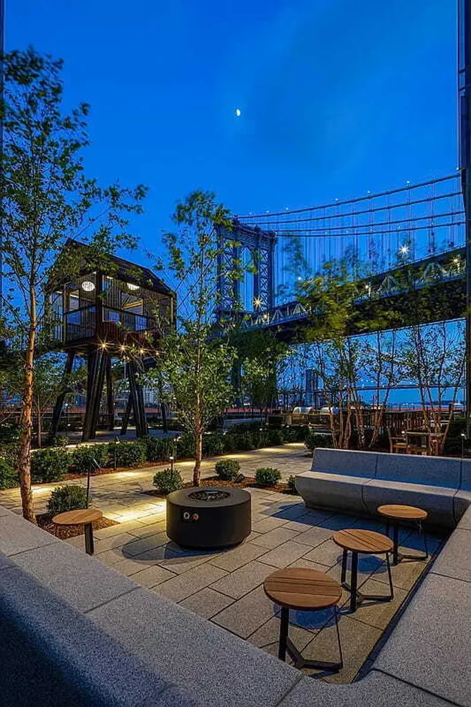 252 South Street New York City NY 10002