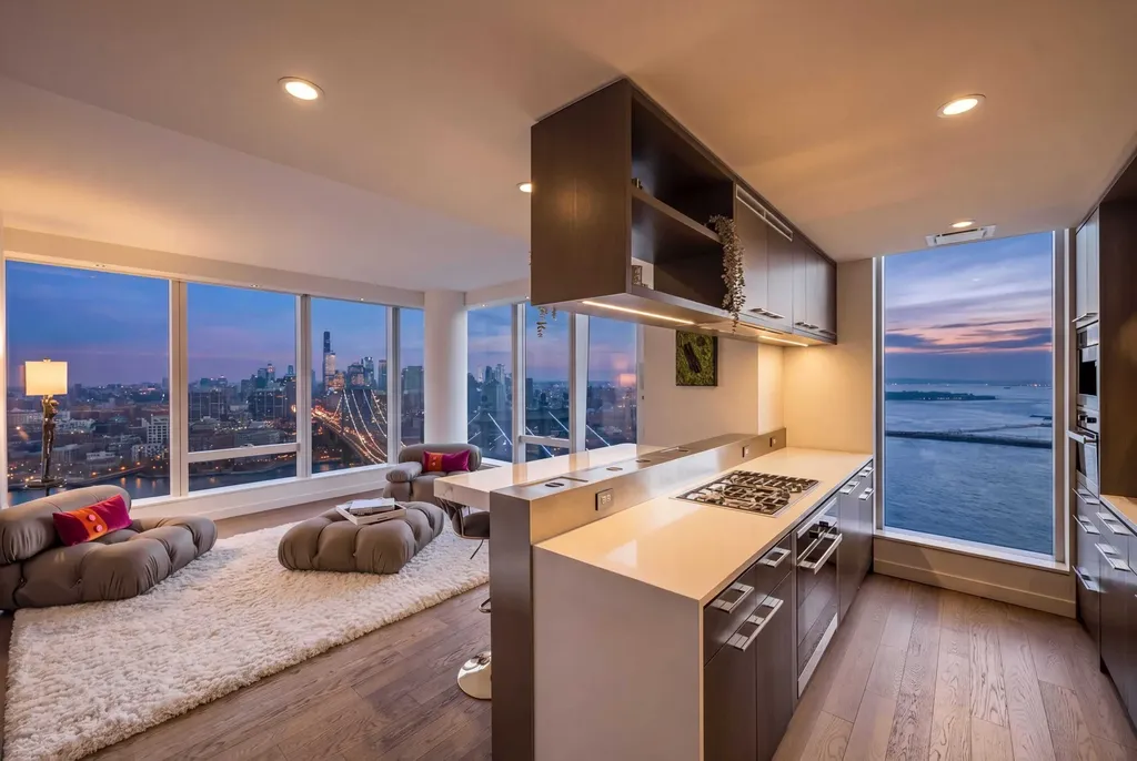 252 South Street New York City NY 10002