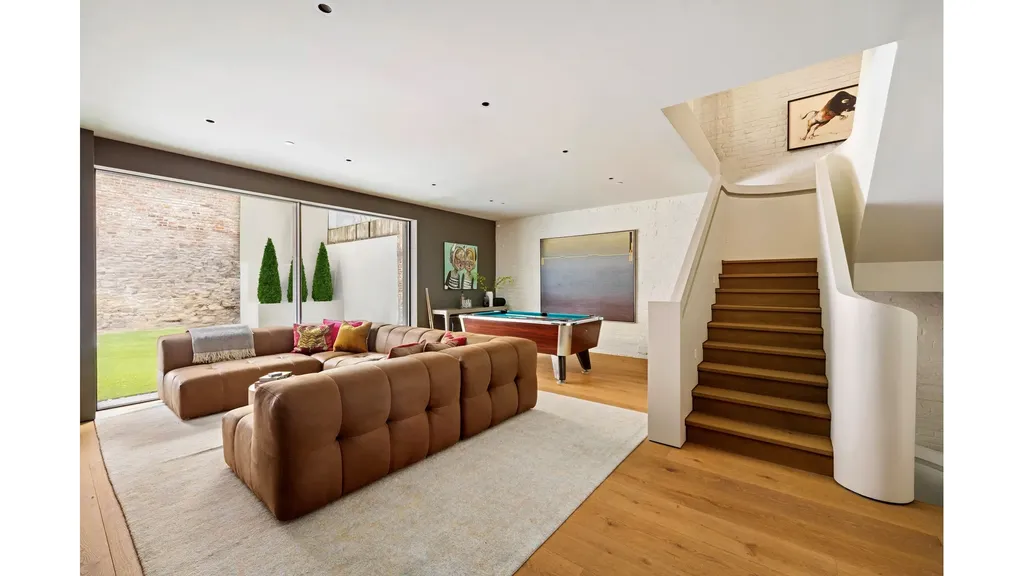 345-347 W 19th Street New York City NY 10011
