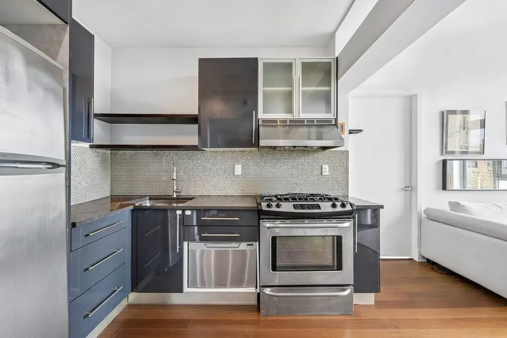 390 Lorimer Street New York City NY 11206