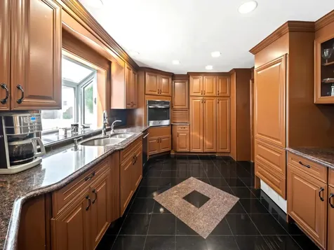 728 Huguenot Avenue New York City NY 10312