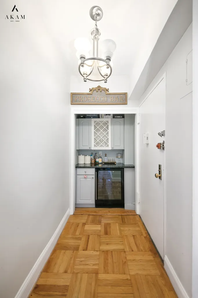 220 E 54th Street New York City NY 10022