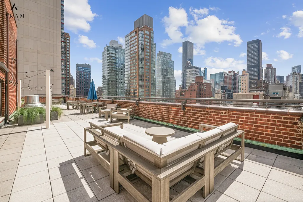 220 E 54th Street New York City NY 10022