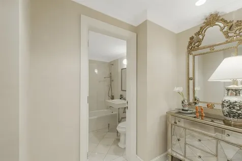 20 Sutton Place S New York City NY 10022