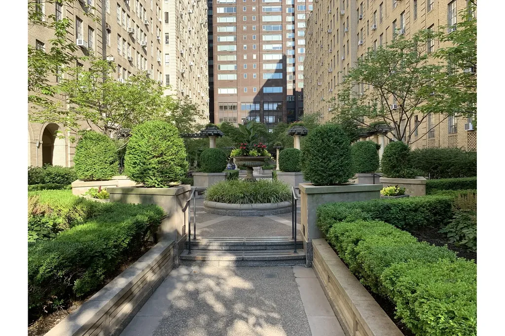 353 W 56th Street New York City NY 10019