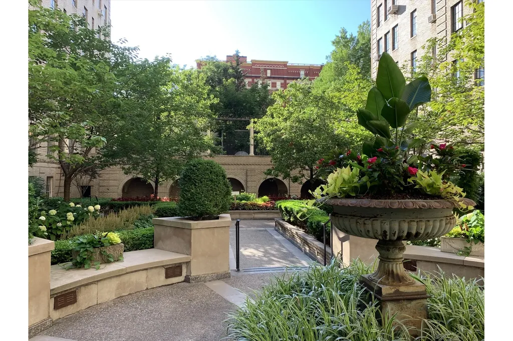 353 W 56th Street New York City NY 10019