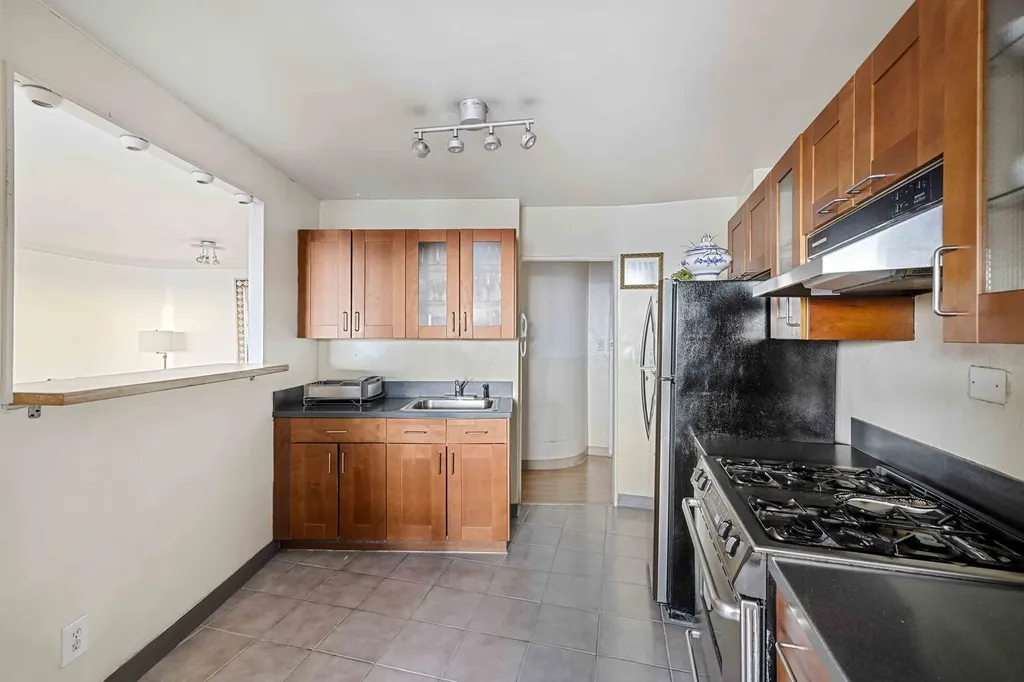 1020 Grand Concourse New York City NY 10452
