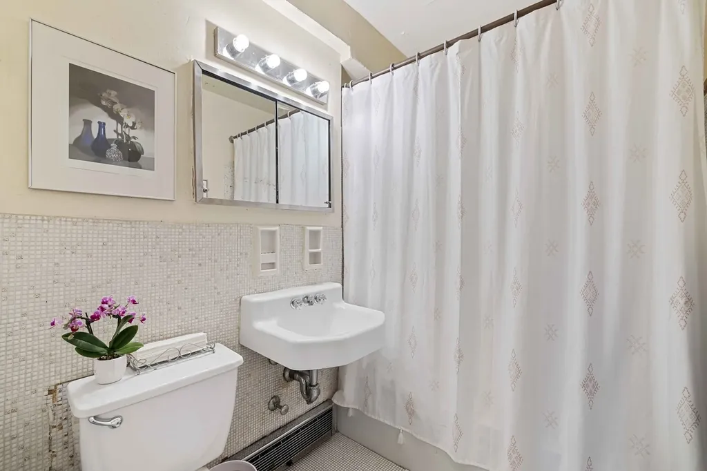 1020 Grand Concourse New York City NY 10452