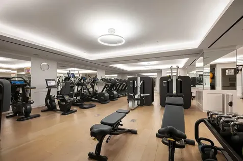 400 5th Avenue New York City NY 10018
