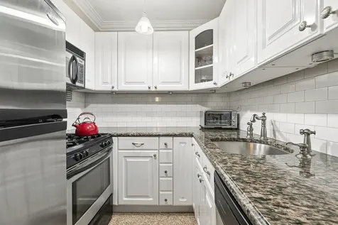 10 E End Avenue New York City NY 10075