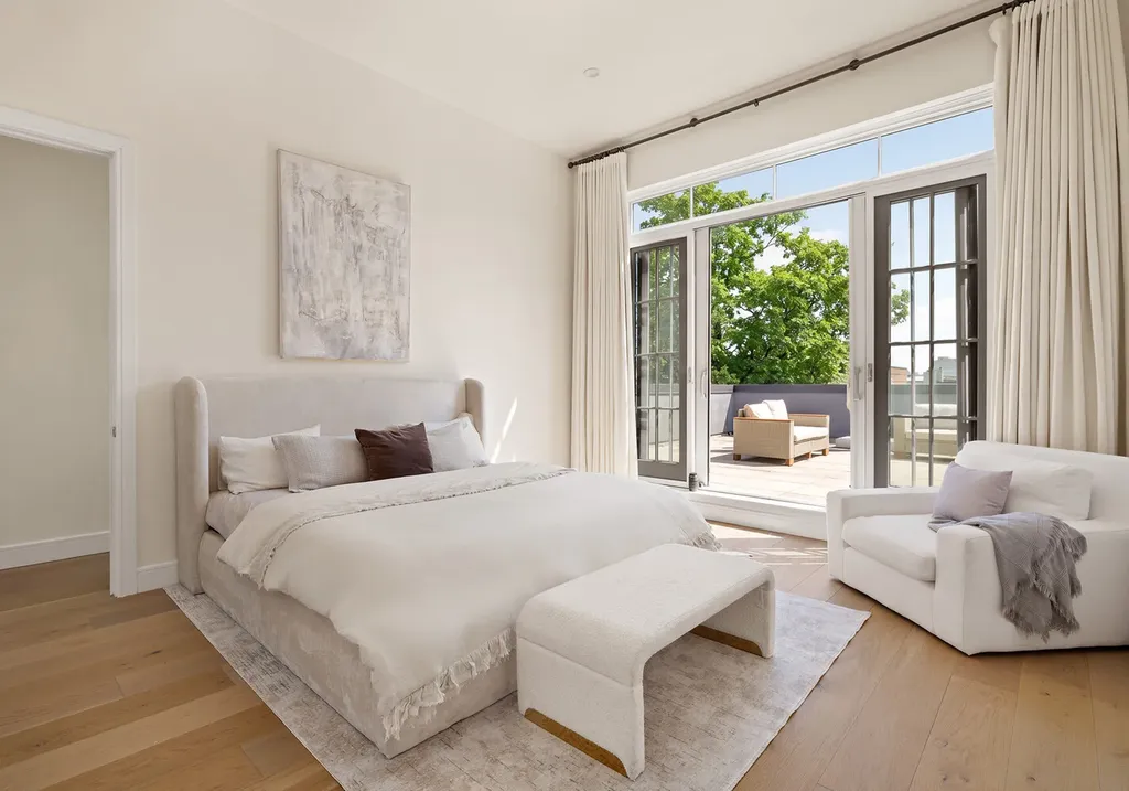 84 Oak Street New York City NY 11222