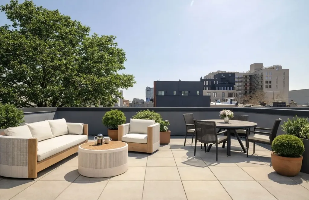84 Oak Street New York City NY 11222