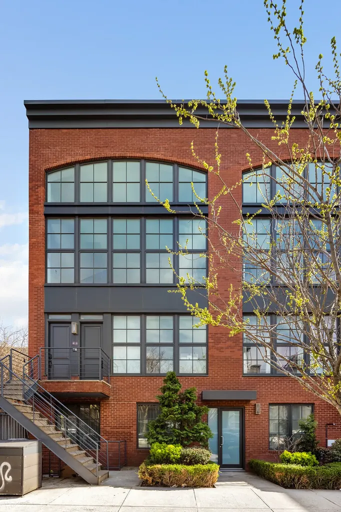 84 Oak Street New York City NY 11222