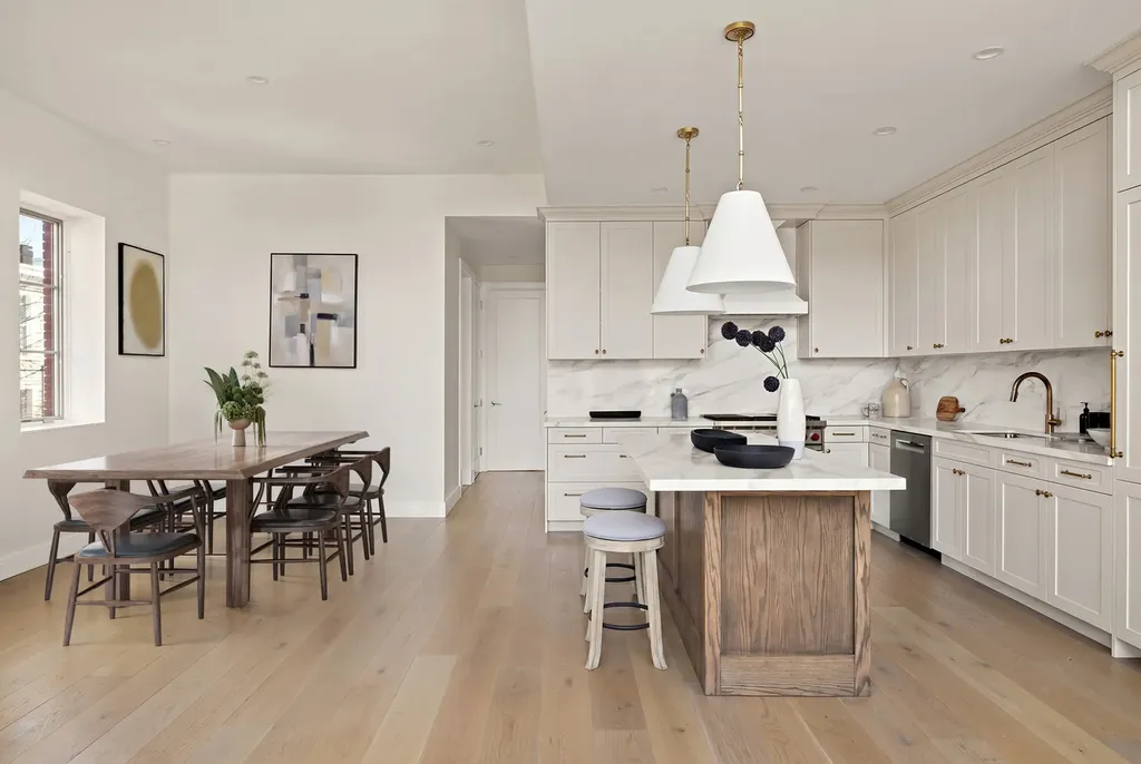 84 Oak Street New York City NY 11222