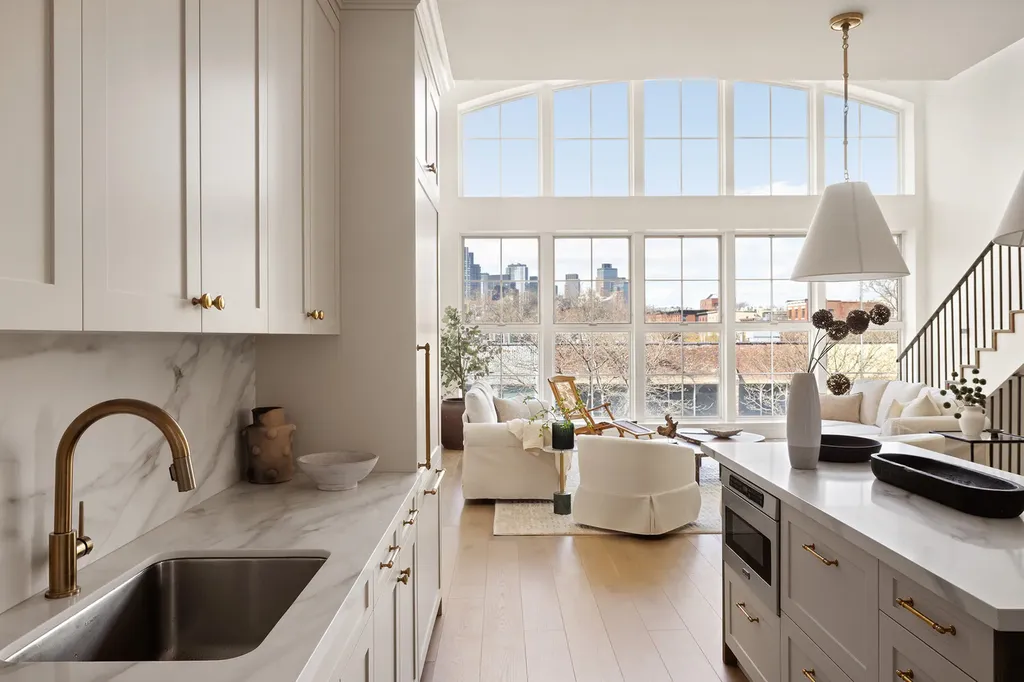 84 Oak Street New York City NY 11222