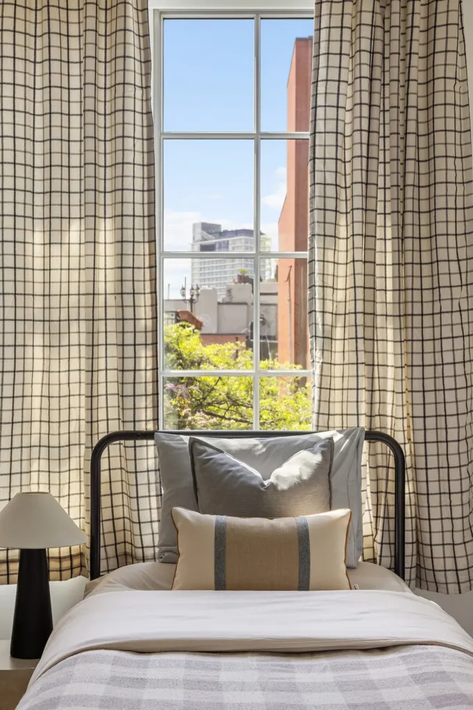 84 Oak Street New York City NY 11222