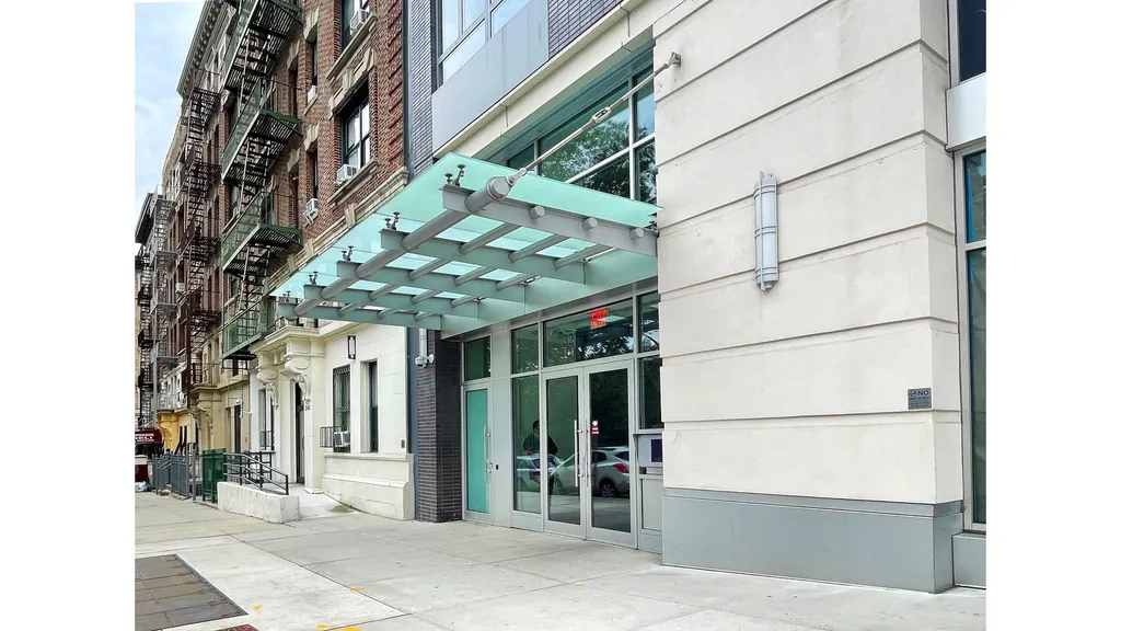 321 W 110th Street New York City NY 10026